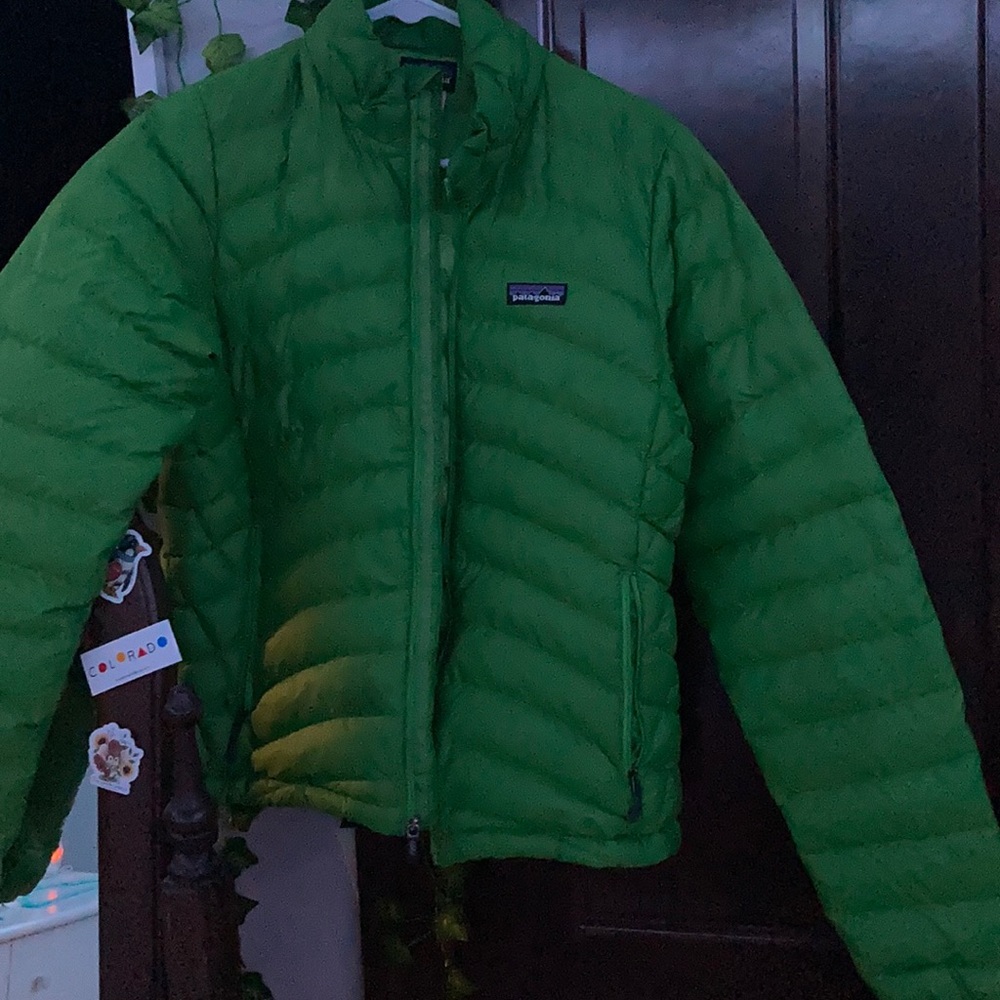 Women’s green Patagonia puffer jacket
